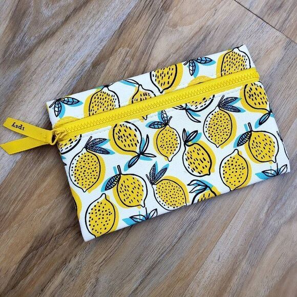🔺️NWOT Ipsy White & Yellow Lemon Print Multi-use Glam Bag Pouch - Picture 2 of 7
